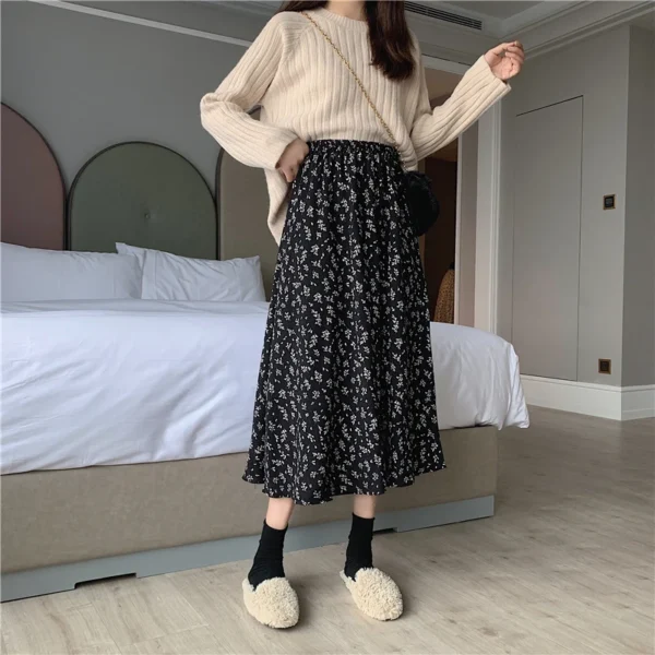 Vintage Pastel Floral Pleated Midi Skirt – Soft Girl Aesthetic - Image 4